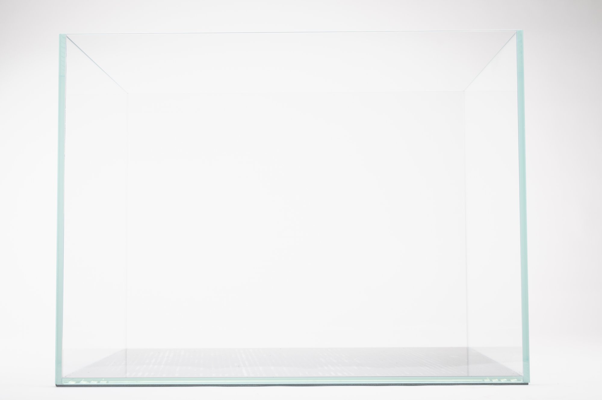 Chic 45 Degree 11 Gal. (LI) Ultra Clear Aquarium 17.7" x 11.8" x 11.8" with Mat